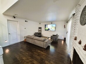 5313 Sevilla Ct in Whittier, CA - Foto de edificio - Building Photo