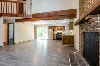 1804 Shorter Ct in Indianapolis, IN - Building Photo - Building Photo