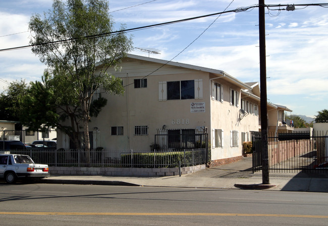 The Coldwater Apartments in North Hollywood, CA - Foto de edificio - Building Photo