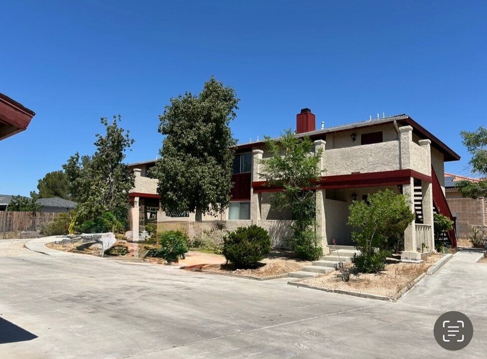 16228 Wato Rd in Apple Valley, CA - Building Photo