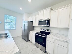 8334 Zenith Cir in Jacksonville, FL - Building Photo - Building Photo