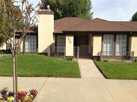 470 E Prosperity Ave in Tulare, CA - Building Photo