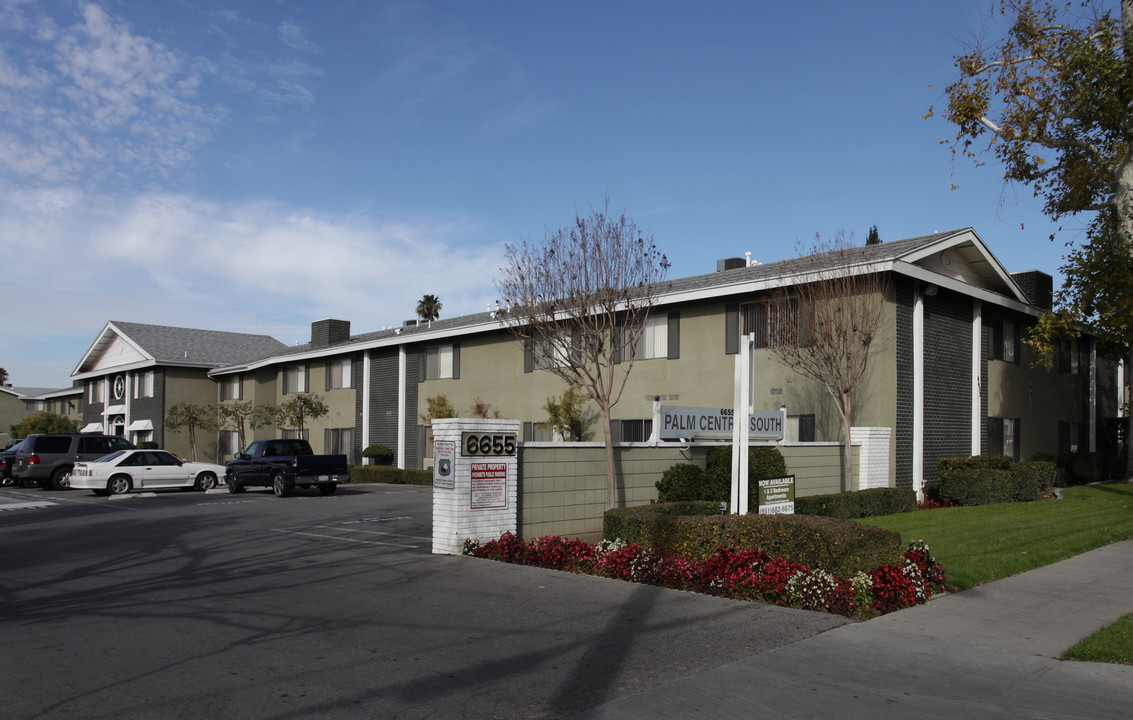 Palm Central South in Riverside, CA - Foto de edificio