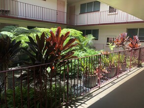 Bayview Apartments in Kaneohe, HI - Building Photo - Building Photo