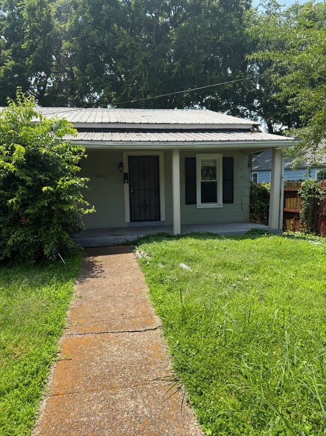 property at 1211 2nd Ave S
