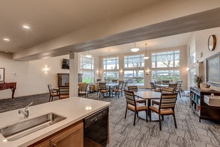 Vintage at Bremerton in Bremerton, WA - Building Photo