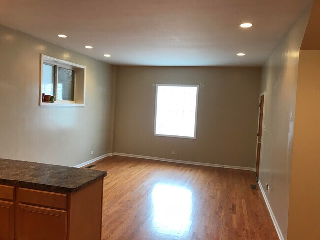 5028 W Lawrence Ave in Chicago, IL - Building Photo - Building Photo
