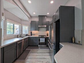 9970 Scripps Vista Way in San Diego, CA - Building Photo - Building Photo
