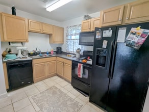 144 Cabbel Dr in Manassas Park, VA - Building Photo - Building Photo
