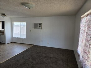 332 NE 9th St in Grants Pass, OR - Building Photo - Building Photo