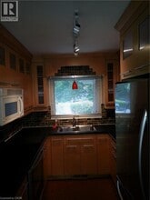 22 Westaway Pl in Hamilton, ON - Building Photo - Building Photo