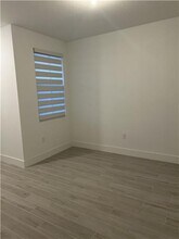 162 SW 179th Ave in Pembroke Pines, FL - Building Photo - Building Photo