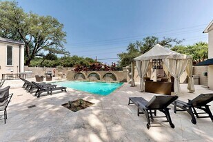 7736 Meadow Rd, Unit 203 in Dallas, TX - Building Photo