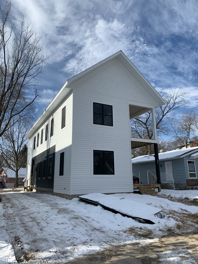 412 North St, Unit 414 in Madison, WI - Foto de edificio - Building Photo