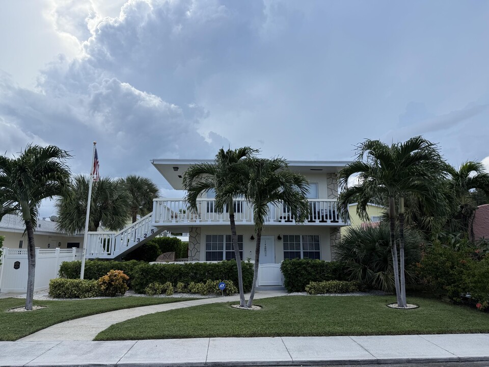 325 N Ocean Breeze in Lake Worth, FL - Foto de edificio