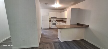 674 NW 46th St in Miami, FL - Building Photo - Building Photo