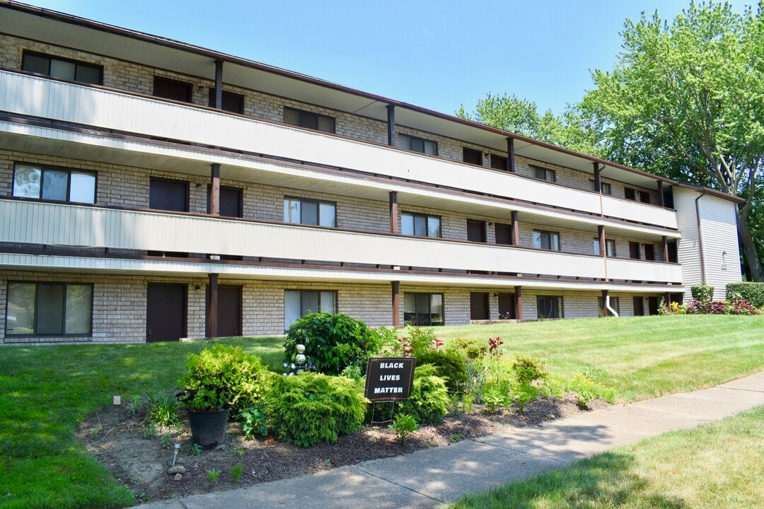 Kenmore Apartments and Townhomes in Akron, OH - Foto de edificio