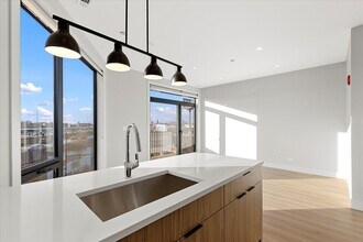 3953 W Dakin St in Chicago, IL - Building Photo - Building Photo