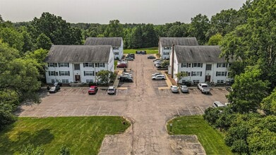 Grande Pointe in Grand Blanc, MI - Building Photo - Building Photo