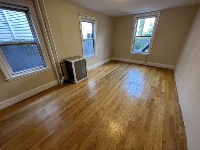 375 Dorchester St, Unit 1