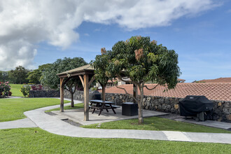 HUALALAI VILLAGE in Kailua Kona, HI - Foto de edificio - Building Photo