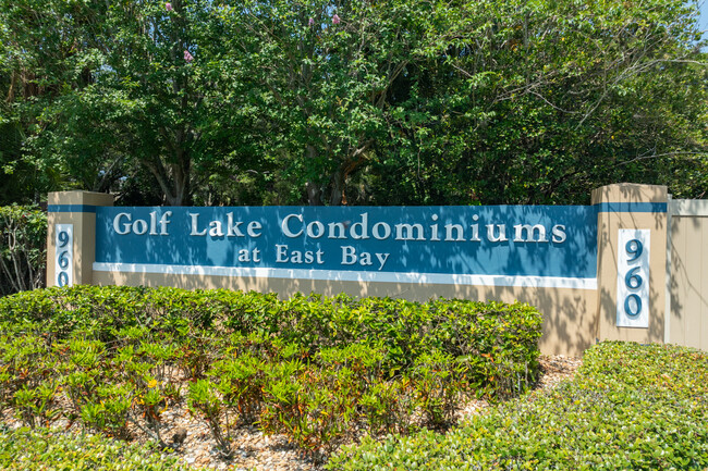 Golf Lake Condominiums in Largo, FL - Foto de edificio - Building Photo