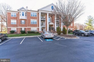 2405 Forest Edge Ct in Odenton, MD - Building Photo - Building Photo