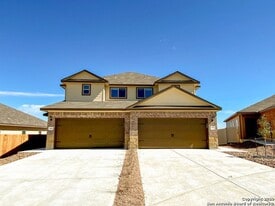 1131 Renee Way in Seguin, TX - Building Photo