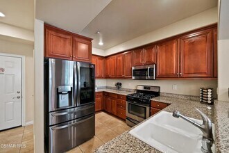 2367 Chiquita Ln in Thousand Oaks, CA - Building Photo - Building Photo