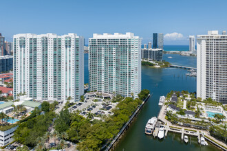 Peninsula I in Aventura, FL - Building Photo - Building Photo