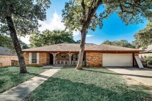 8113 Starnes Rd in North Richland Hills, TX - Building Photo