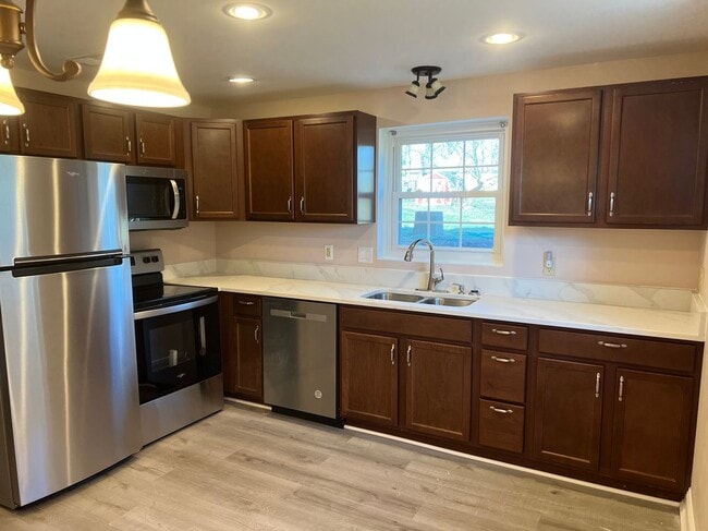 8104 Broadview Dr in Frederick, MD - Building Photo - Building Photo