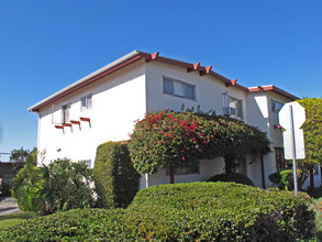 114 Avenida Aragon in San Clemente, CA - Building Photo - Building Photo