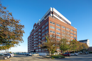 80 Bay Street Lndg Apartments