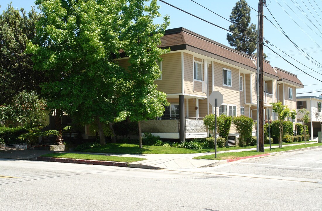 544 W Doran St in Glendale, CA - Foto de edificio
