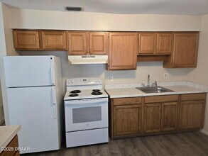 146 Highland Ave in Edgewater, FL - Building Photo - Building Photo
