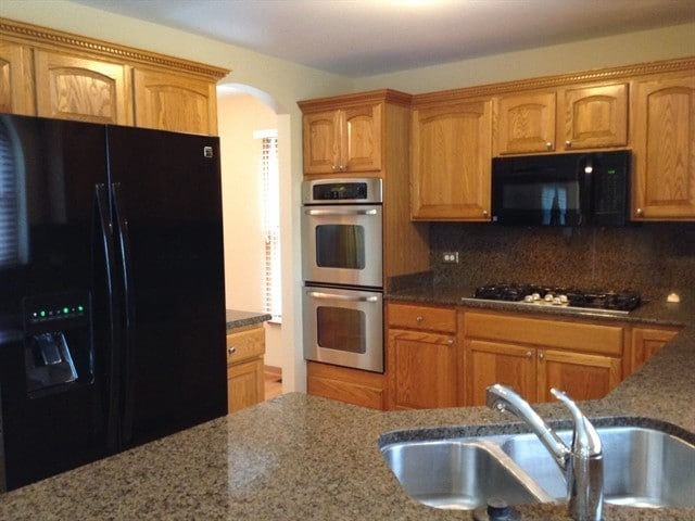 1404 Lily Cache Ln in Bolingbrook, IL - Foto de edificio - Building Photo