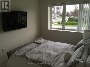 1961 Victoria Park Ave in Toronto, ON - Building Photo - Building Photo