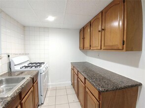 1265 W 24th St in Hialeah, FL - Building Photo - Building Photo