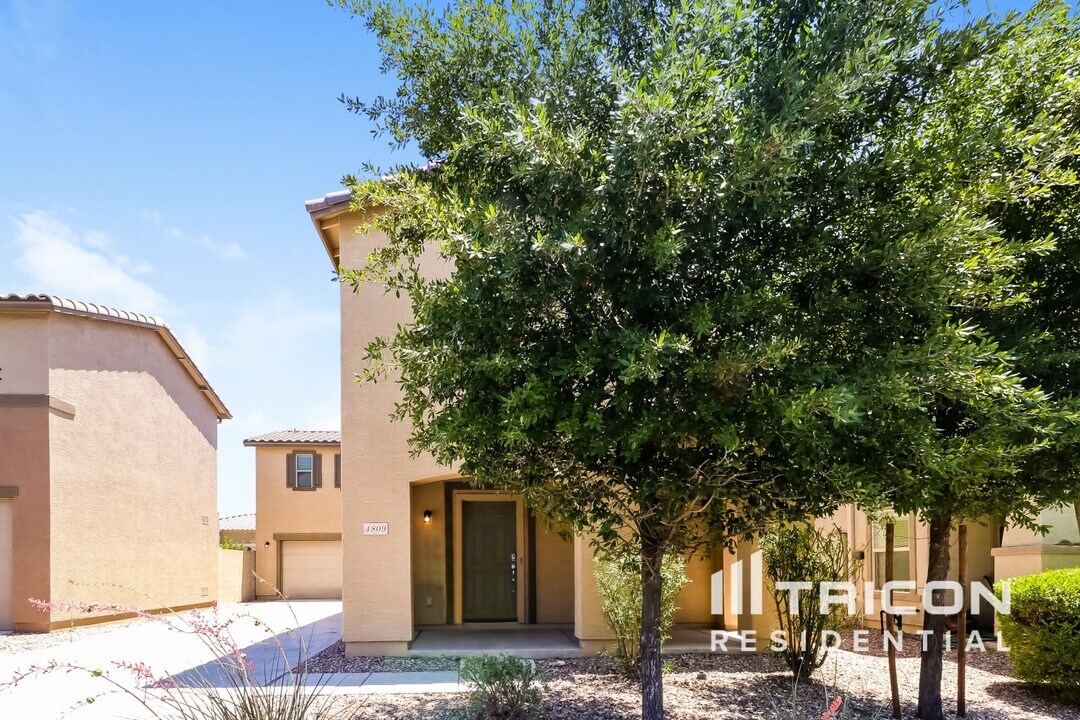 4809 N 108th Ave in Phoenix, AZ - Building Photo