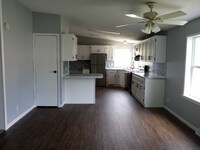 106 Jefferson Dr photo'