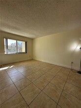 7860 Camino Real, Unit L410 in Miami, FL - Foto de edificio - Building Photo