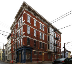 1405 Clay St in Cincinnati, OH - Building Photo - Building Photo