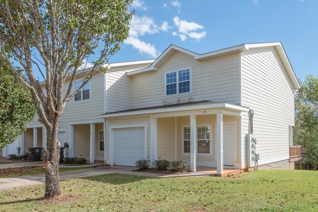 property at 33 Courtyard Way