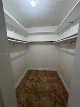 1075 W 68th St in Hialeah, FL - Building Photo - Building Photo