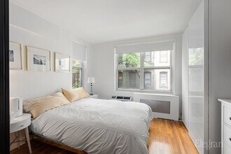 345 E 54th St in New York, NY - Building Photo - Building Photo