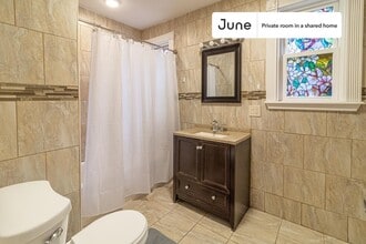 Room in Shared 4 bed/1 bath home, Unit B in Boston, MA - Foto de edificio - Building Photo