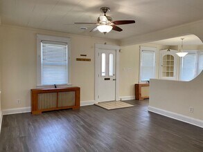 1317 Maple Ave in Halethorpe, MD - Building Photo - Building Photo