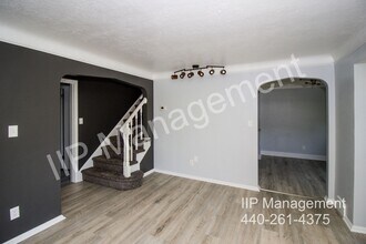 4086 Hinsdale Rd in South Euclid, OH - Building Photo - Building Photo