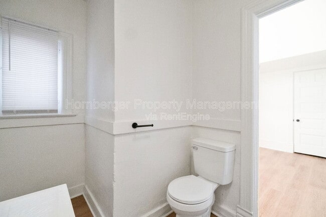 property at 1911 W 2nd Ave